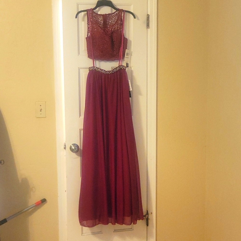 Burgundy 2pc sequin prom dress